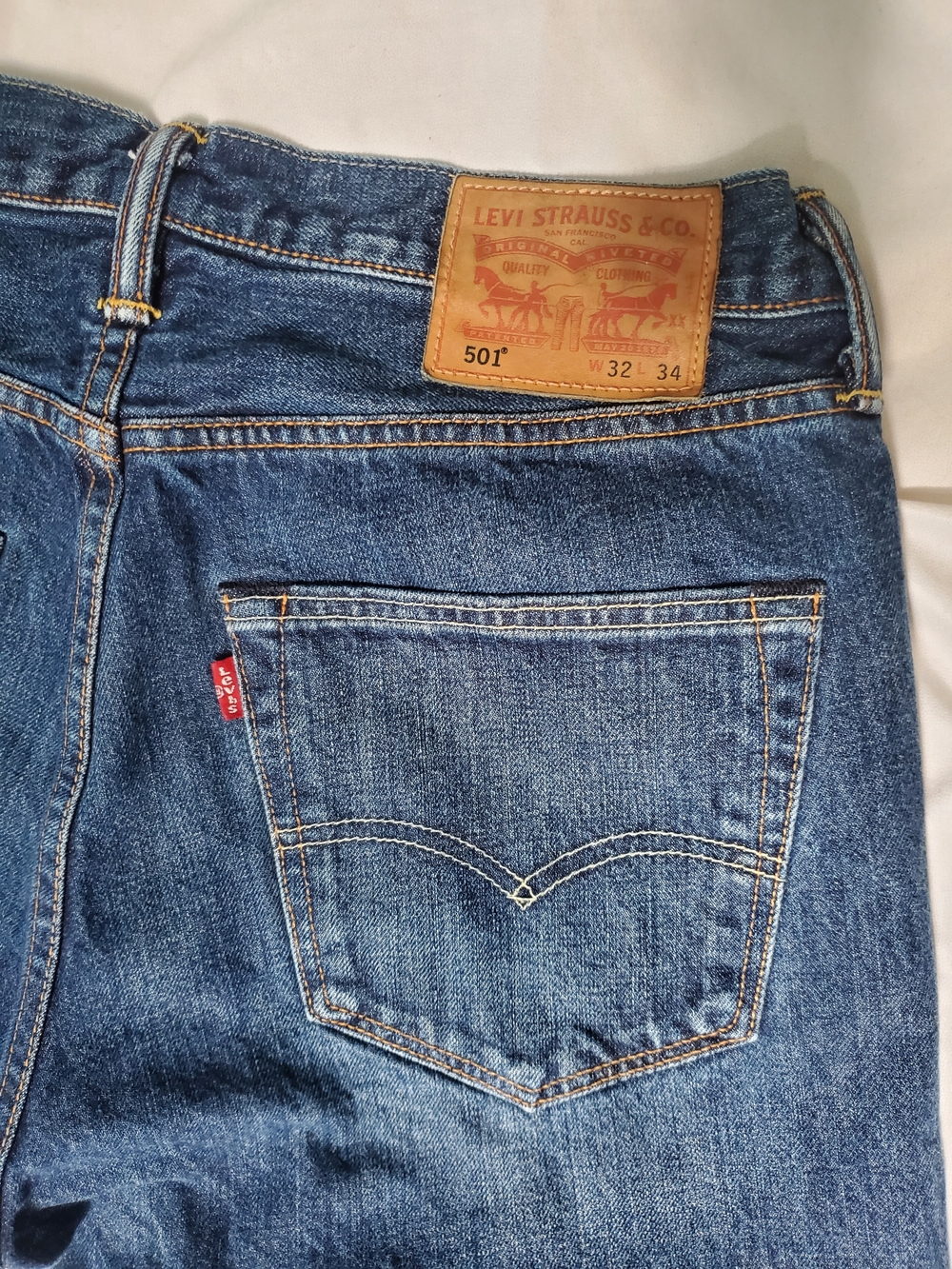 Levi's 501 Original Fit Jeans Mens W32 L34 Dark Blue Straight Cut Button Fly - Picture 2 of 9